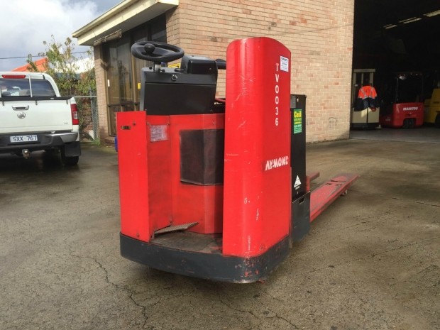 Raymond 20 Pallet Truck