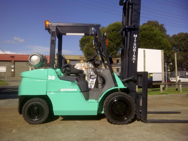 Mitsubishi FG30 LPG / Petrol Counterbalance