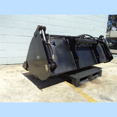 4 In 1 loader buckets